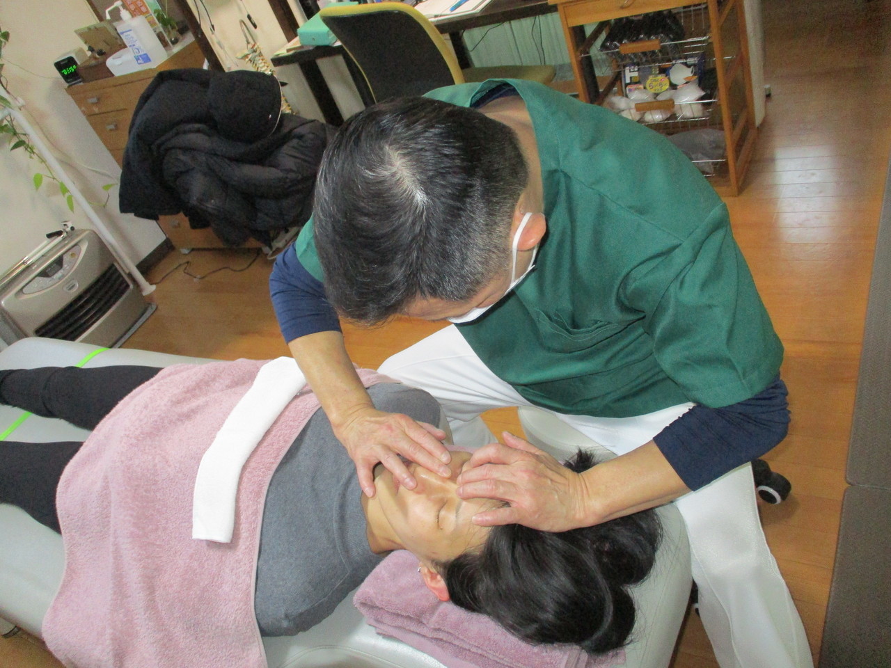 頭蓋骨小顔矯正・みどり整体院